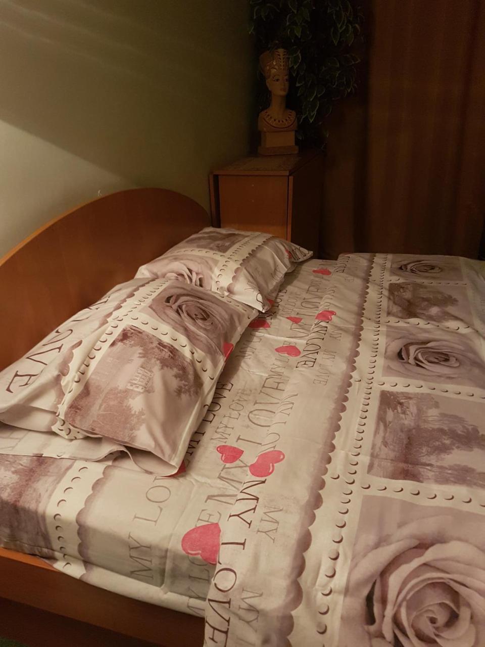 House Hotel Apartments 2 Rivne Bagian luar foto